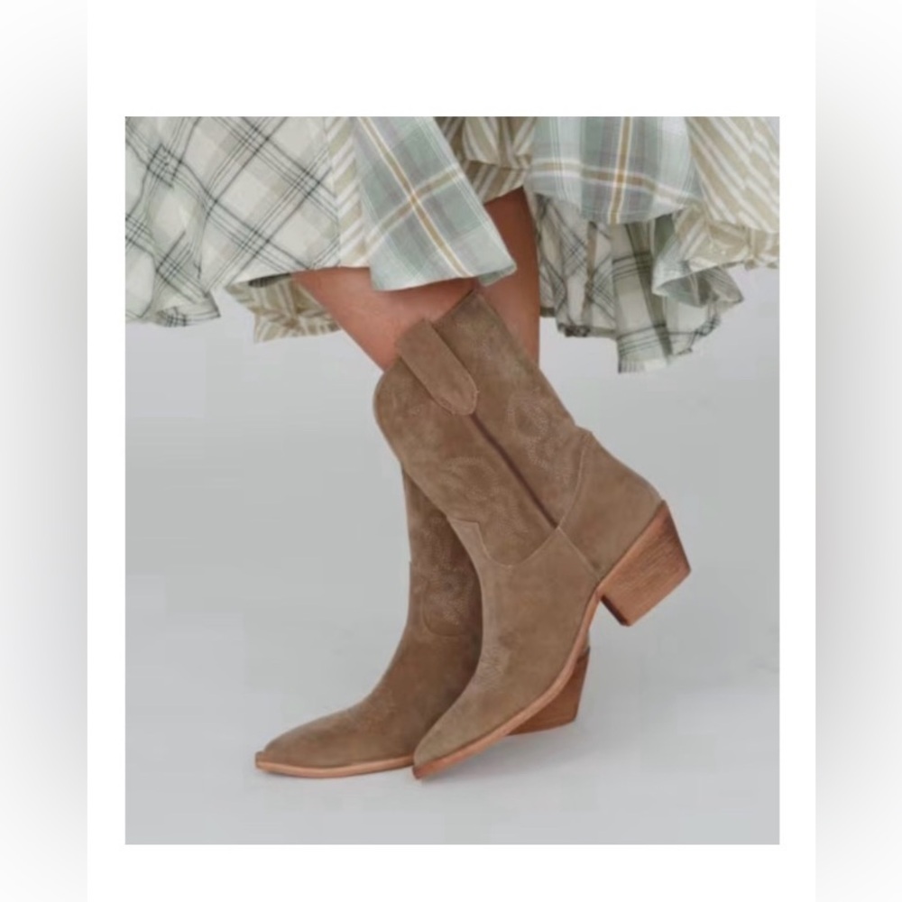 Suede pull on cowgirl western boots